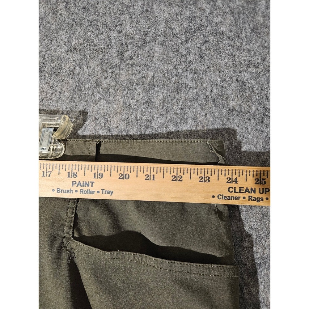Duluth Trading Co Dry On The Fly Shorts Mens 48 Green Cargo Flex Quick Dry - Picture 3 of 6